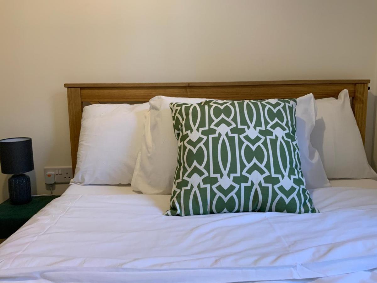 2 Bedroom Near Southfields Apartament *